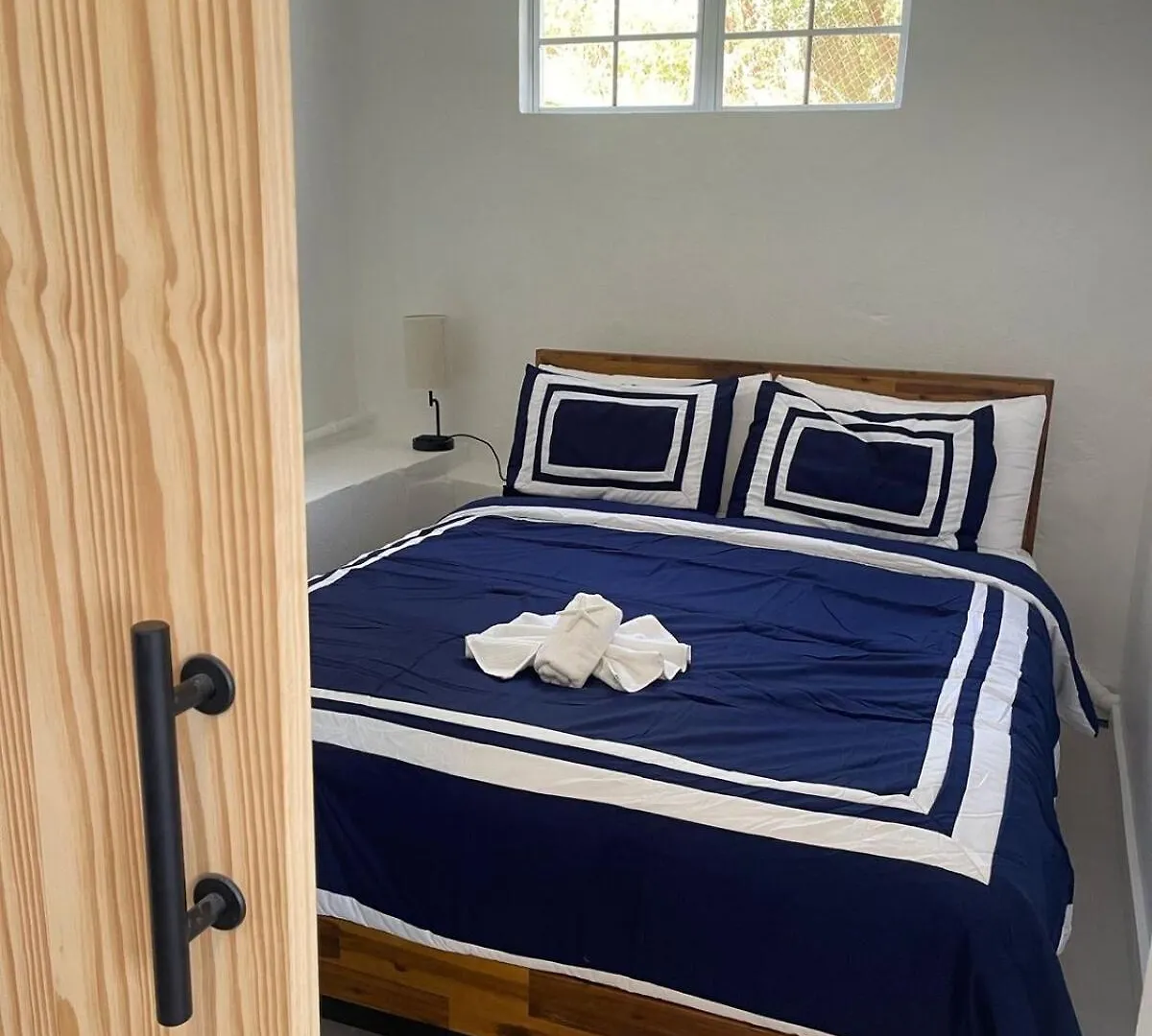 Dickenson Bay Retreat Oveanview - Sleeps Up To 5 Saint Marks Village Lägenhet